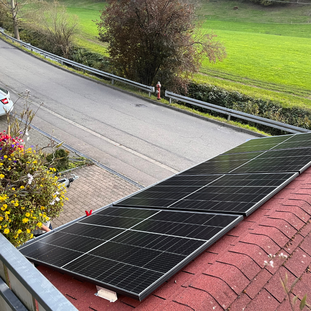 Balkonkraftwerk eines Kunden am Schrägdach